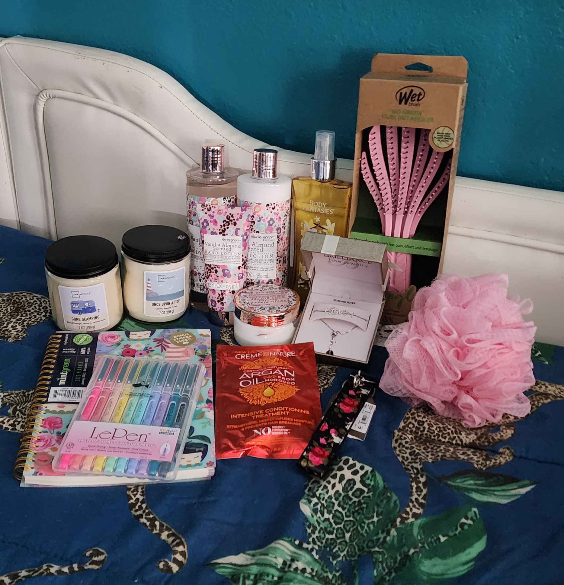 Woman's and Girls Gift Bag Raffle Creator