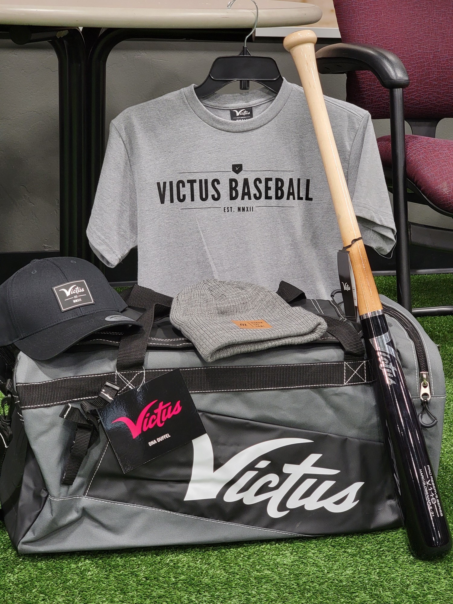 Victus Bat & Swag Giveaway Raffle Creator